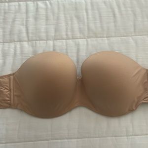 Victoria’s Secret strapless bra